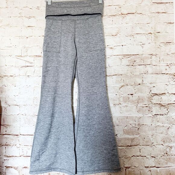 Aerie Offline The Hugger hi rise flare yoga pants - Picture 1 of 5